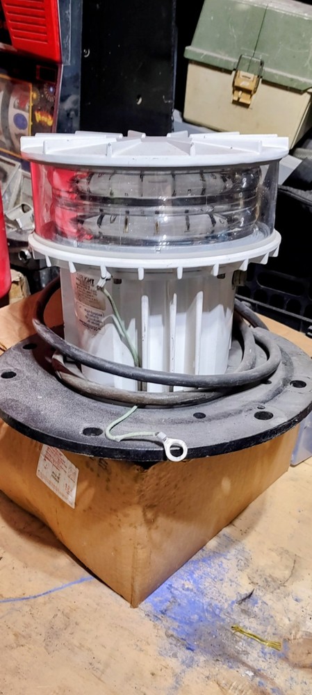 Farlight's NV-Series LED obstruction light