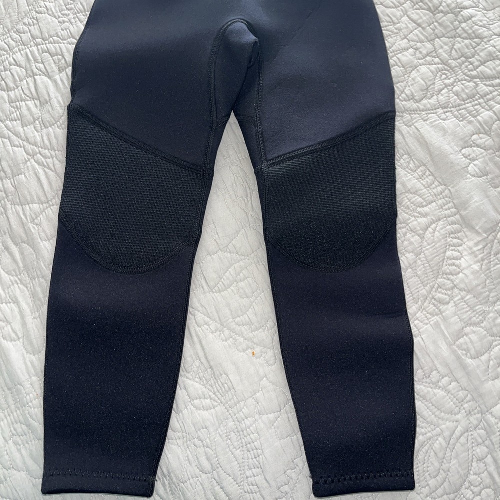 Surqo Kids size 6 Wetsuit