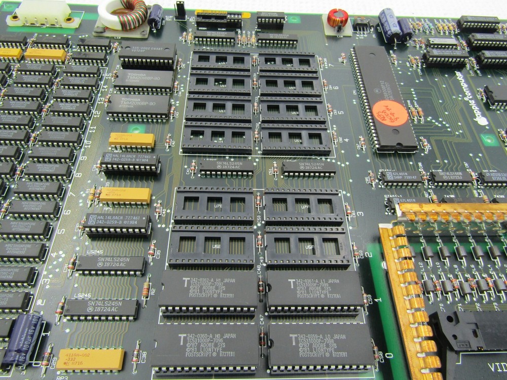 Apple computer 820-0131-C Board 1985-87