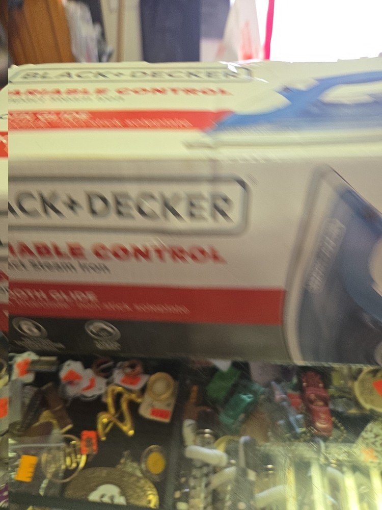 Black + Decker Variable Control Compact Steam Iron White Blue Smooth Glide