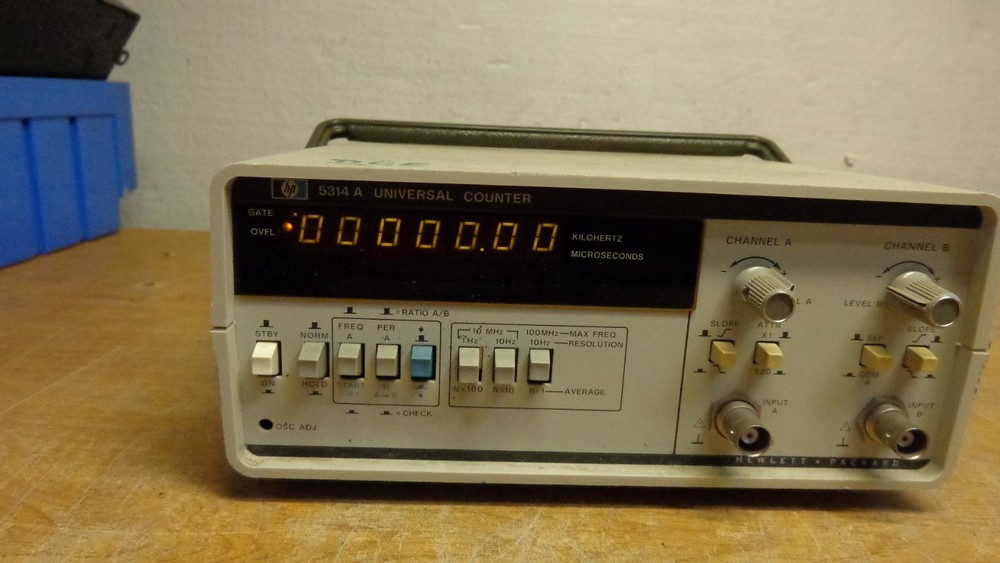 HP 5314A Universal Frequency Counter