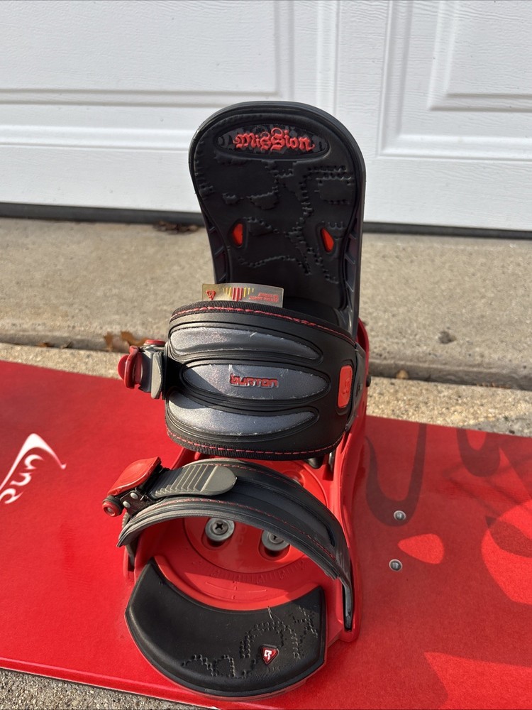 K2 LUNA SNOWBOARD SIZE 151 CM WITH BURTON BINDINGS