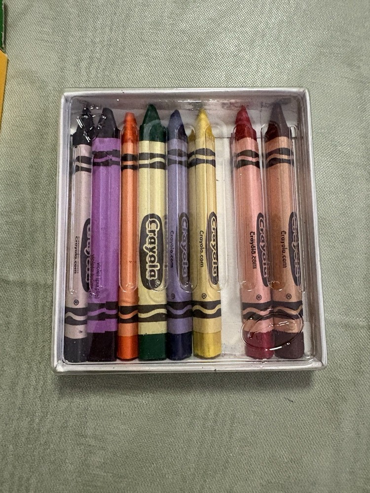 Crayola Anti-Roll Triangular Crayons, 8 Classic Colors