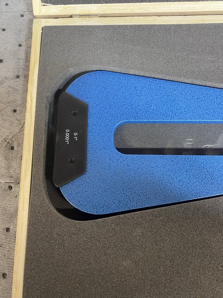 Deep throat micrometer