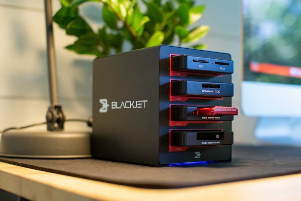 BLACKJET TX-4DS 4-Bay Thunderbolt 3 Docking System