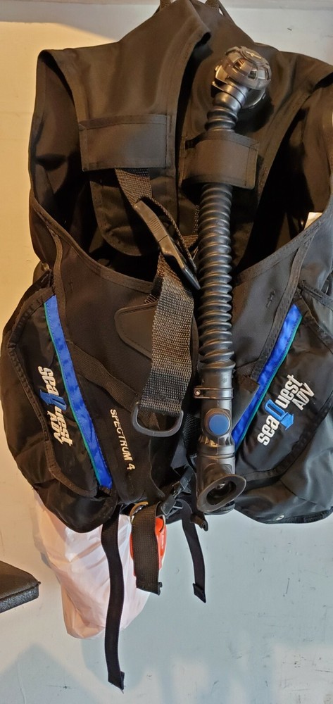 SEAQUEST SPECTRUM 4 ADV BUOYANCY COMPENSATOR