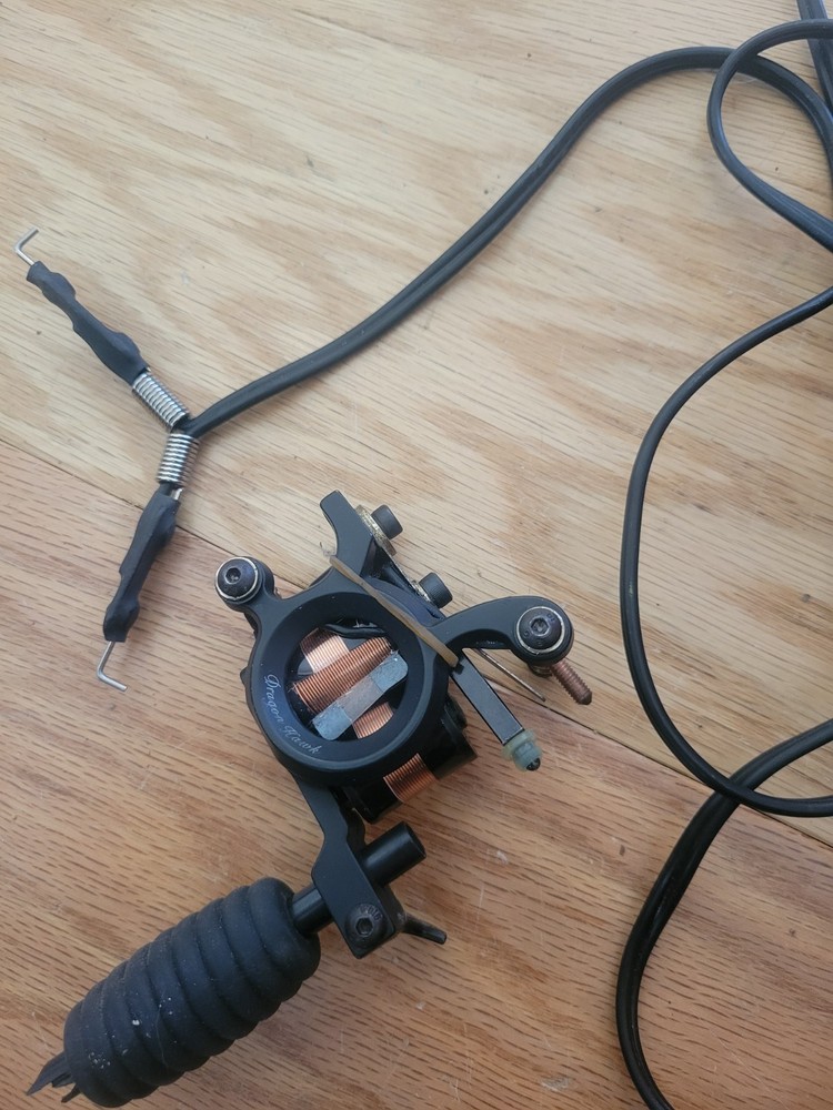 For Parts, Condition Unknown Dragonhawk Coil Tattoo Machine Black