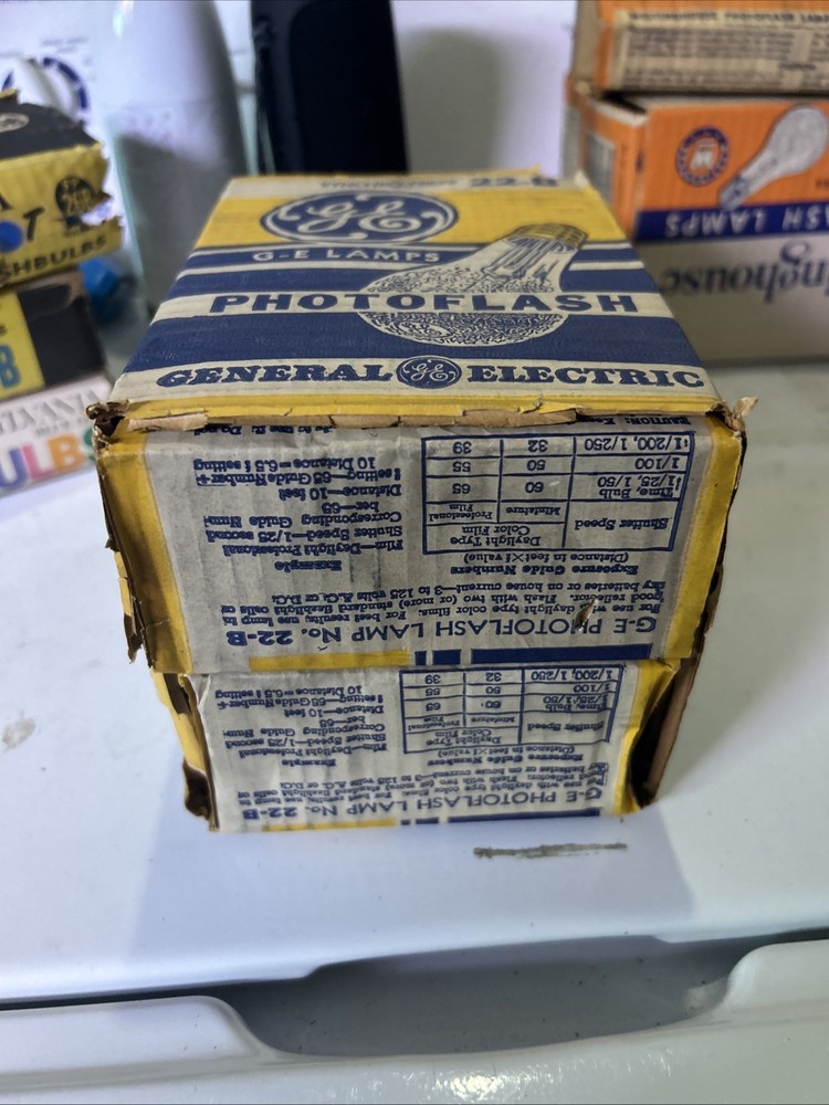 General Electric Photoflash 22-B flashbulbs