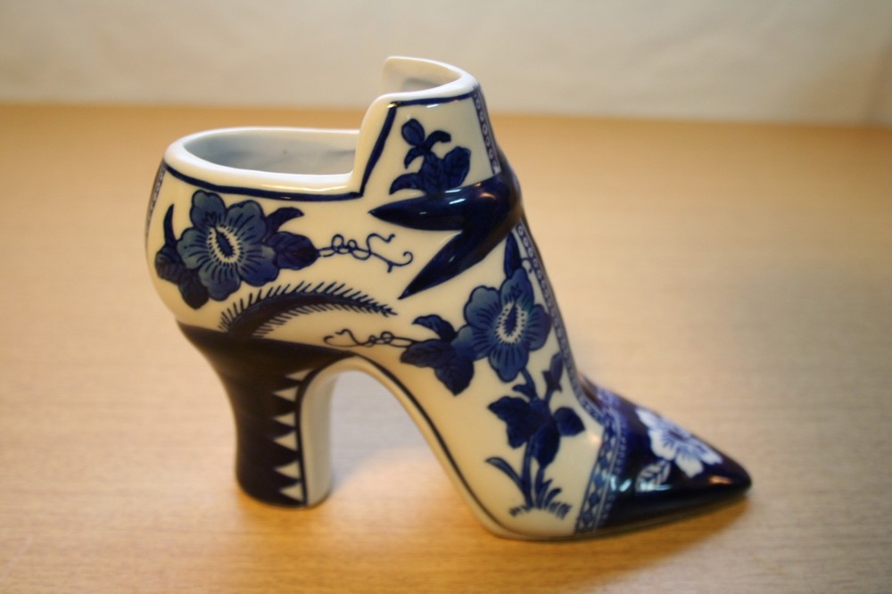 Delft Style High Heel Shoe Decorative Planter