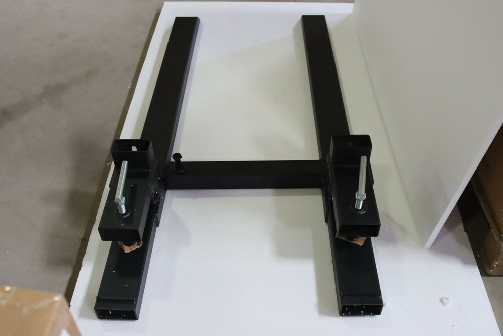 4000lbs Capacity Pallet Forks Lightweight Tractor Loader Forks & Stabilizer Bar