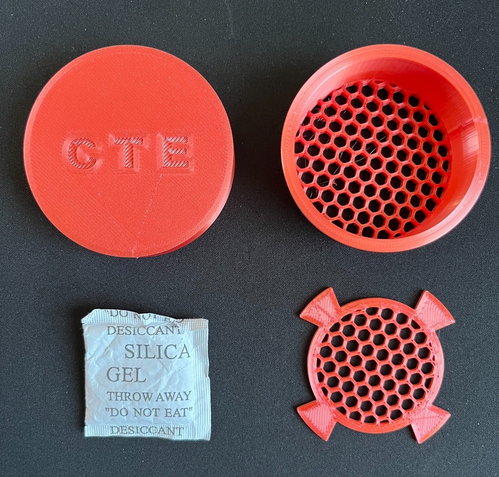 LID AND SEPARATOR FOR LEE LOADMASTER AUTO DRUM & PRO AUTO DISK POWDR MEASURE