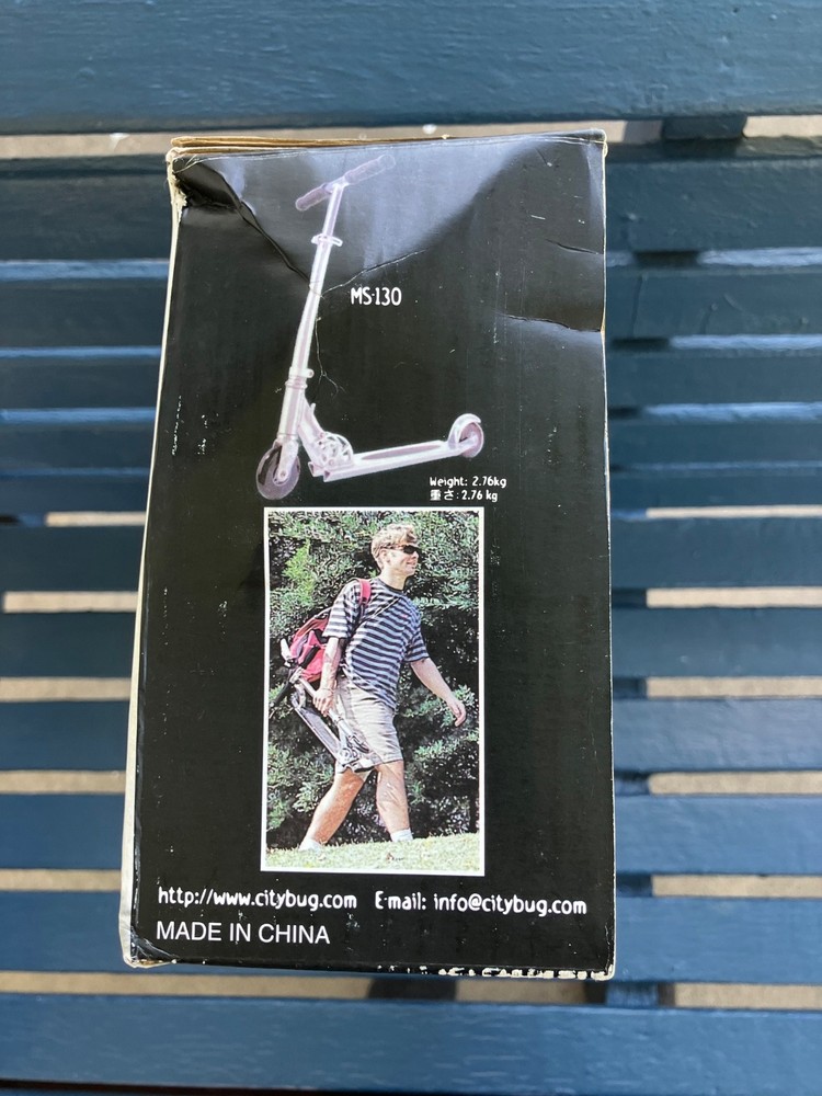 NIB Razor Aluminum Frame Foldable Kick Scooter Adjustable Handlebars Silver
