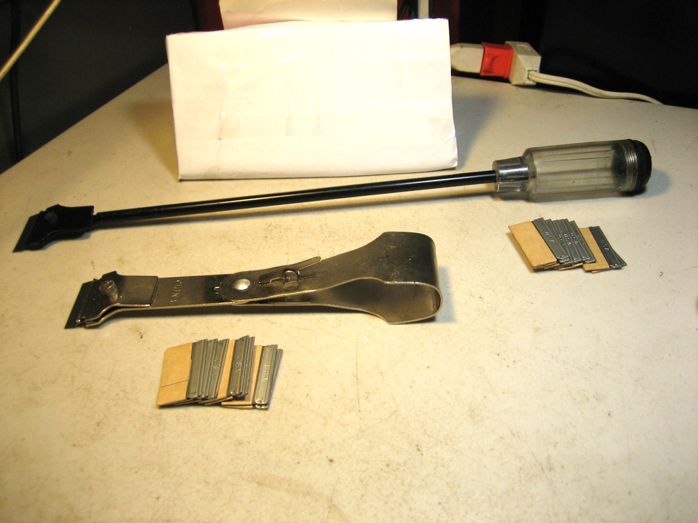 Razor Blade Scraper Tool    +     EXTRA