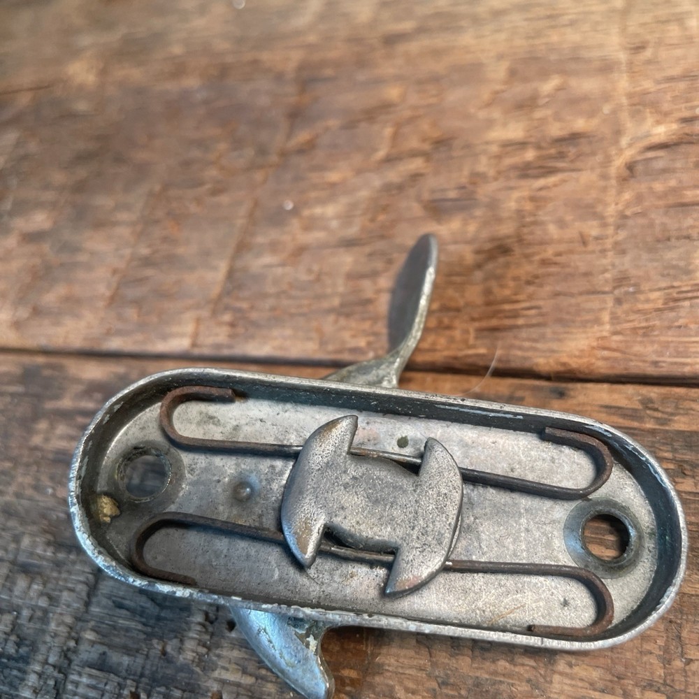 Window Sash Lock Latch Vintage Craftsman Solid Smooth Plate (Replacement)