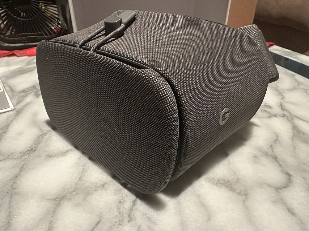 Google Daydream View Smartphone VR Headset Charcoal Gray