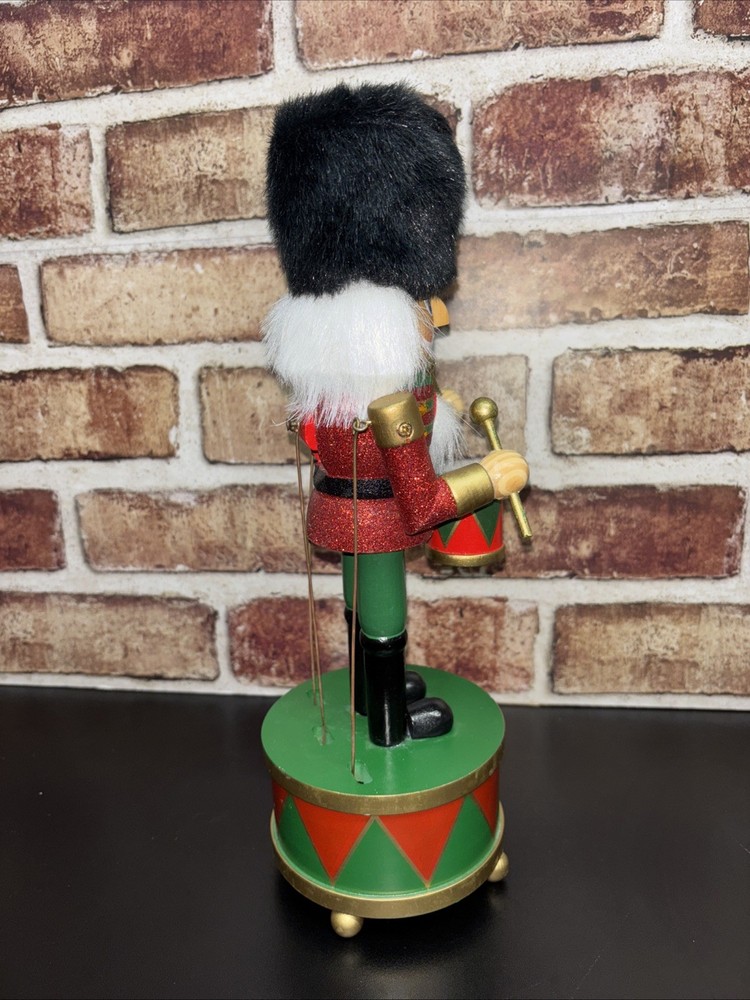 Nutcracker Wind-up Musical Marching Drummer