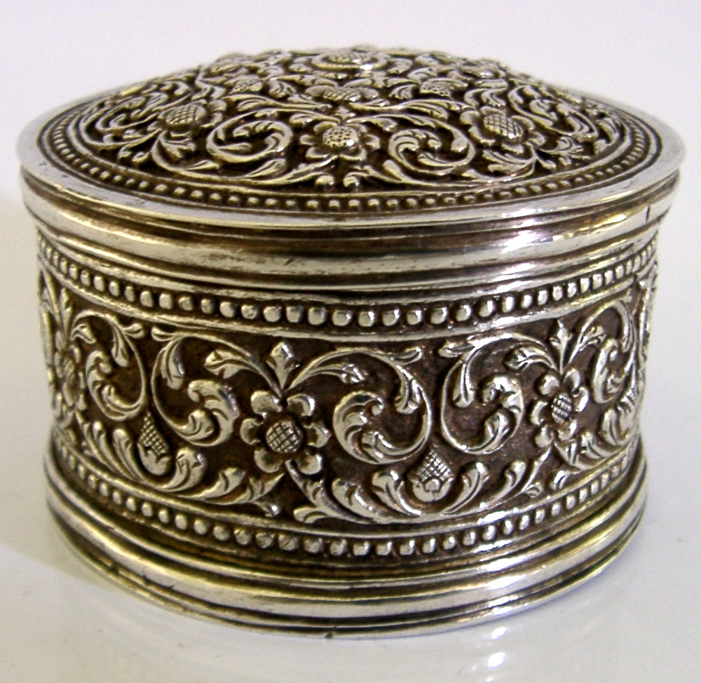 STUNNING 100g INDIAN CEYLON SOLID SILVER TABLE BOX c1900 ANTIQUE