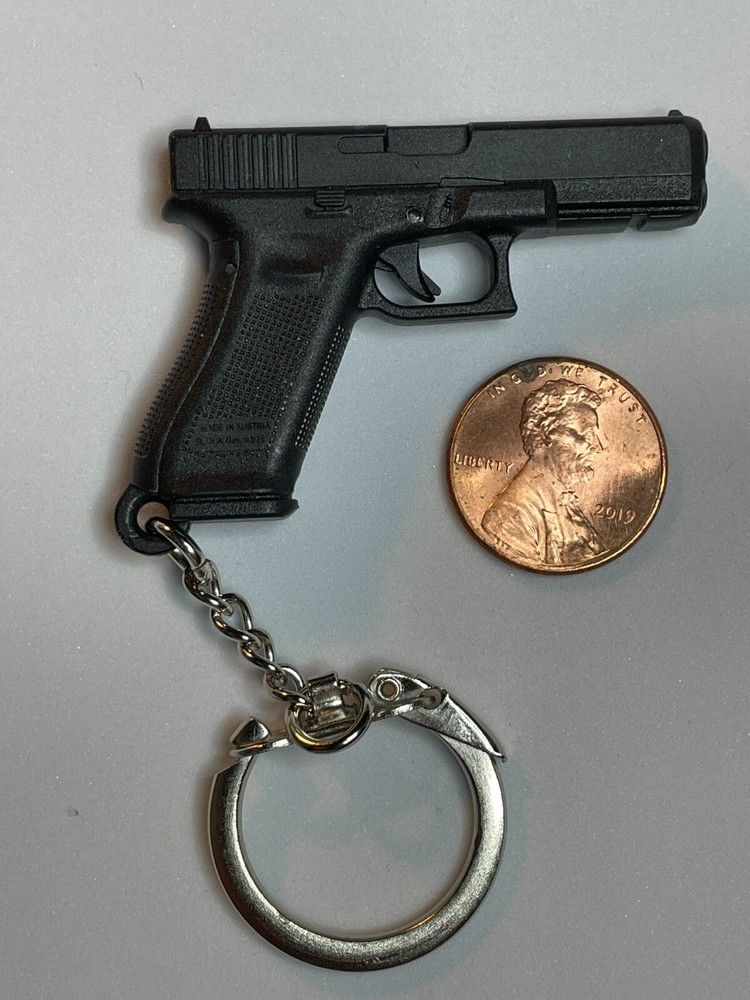 GLOCK G17 Pistol Key Ring - Miniature Molded Plastic Replica