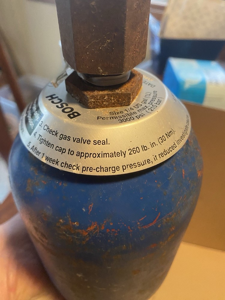 USED BOSCH BLADDER ACCUMULATOR With Valve