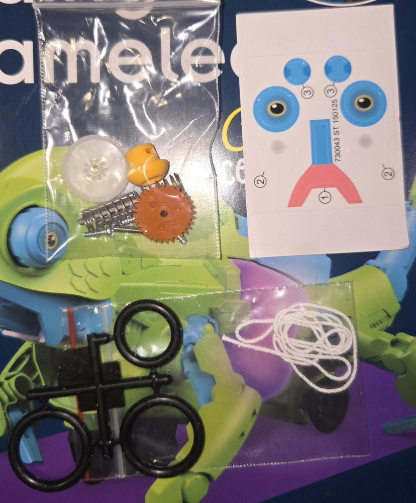 Thames & Kosmos Color-Sensing Robotic Pet Chameleon Robot Coding STEM Kit