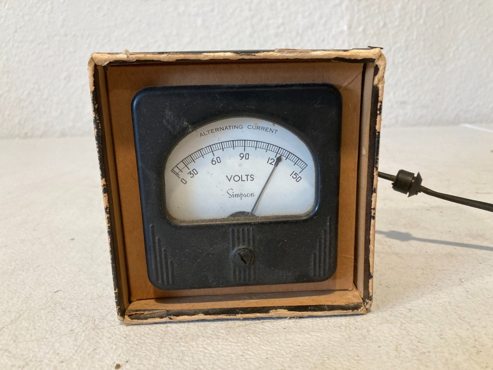 Simpson , Panel DC Volt Meter 3-1/2", Input 0-150V DC