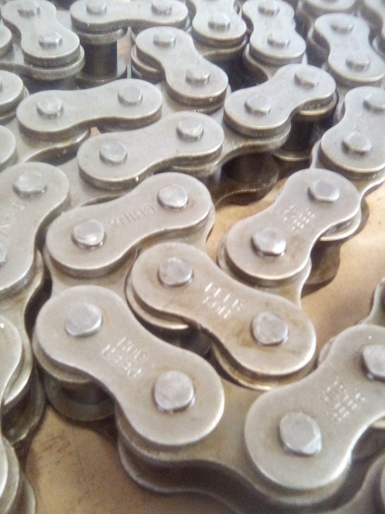 2 Pieces Peer 80H Roller Chain 7Ft 8In & 2Ft