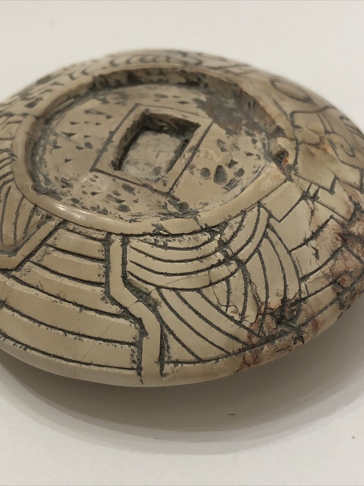Ancient Extraterrestrial Alien Spaceship UFO w/ Astronaut