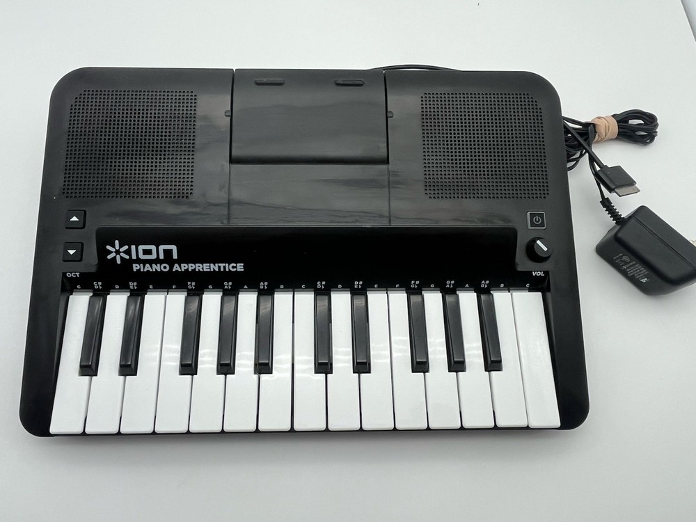 ION APPRENTICE 25 KEY PIANO LEARNING SYSTEM FOR iPAD iPHONE iPOD + POWER ADAPTER
