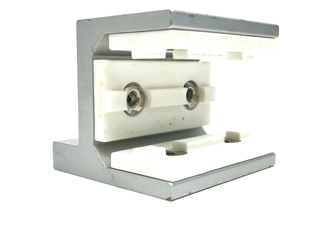 80/20 6830 Single Flange Short High-Cycle Linear Bearing 15 Series MISSING BOLT