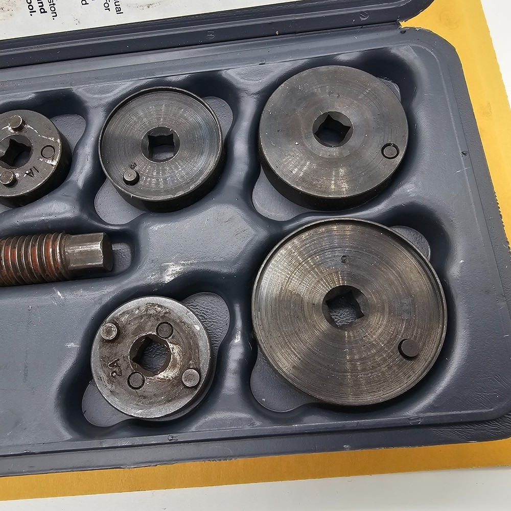 Matco Tools DB25 Rear Wheel Disc Brake Piston Tool Set Pre-owned