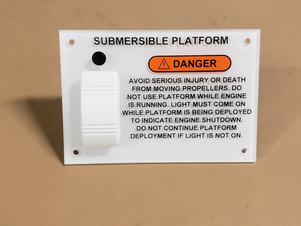 SEA RAY BOATS SUBMERSIBLE PLATFORM PANEL WITH SWITCH AND LIGHT