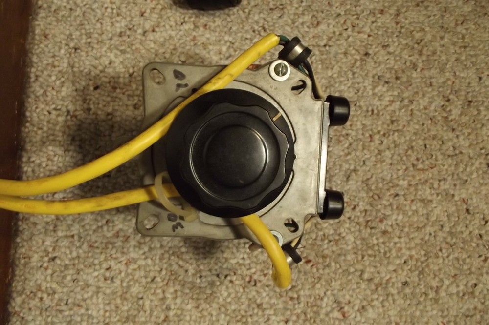 SUPERIOR POWERSTAT VARIABLE AUTOTRANSFORMER 1.4 KVA TYPE