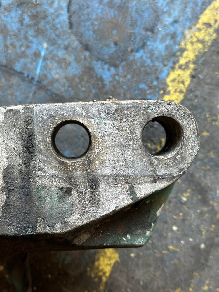 MACK VOLVO D13 ENGINE MOUNTS (Left side) 20908865