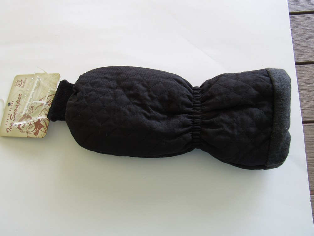 Wembley Extendable with Quilted Mitten Ice Scraper Black Winter Snow New in Box
