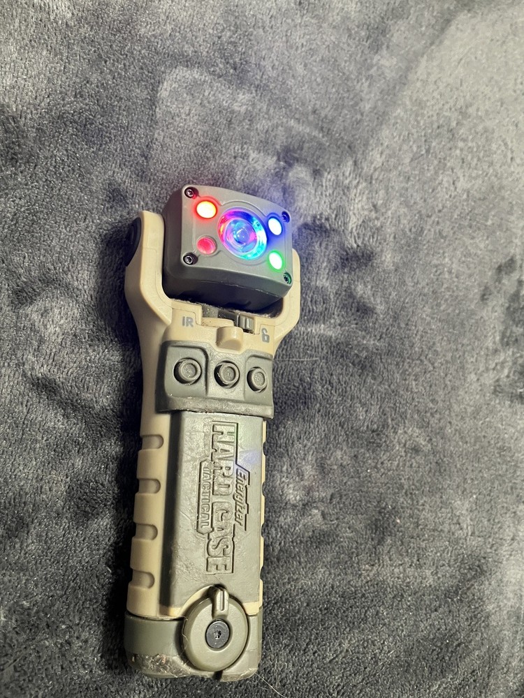 ENEGIZER HARD CASE FLASHLIGHT HCT2GAA (NOTE: SWITCH ISSUE) Camping Hiking
