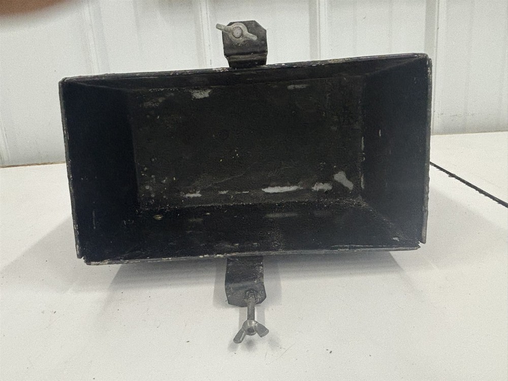 Luscombe Model 8 Battery Housing Box