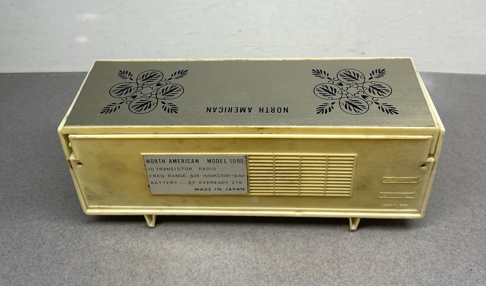 Vintage North American Transistor Solid State Radio