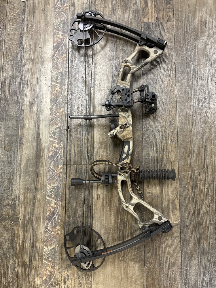 CenterPoint EOS Hunter compound bow RH