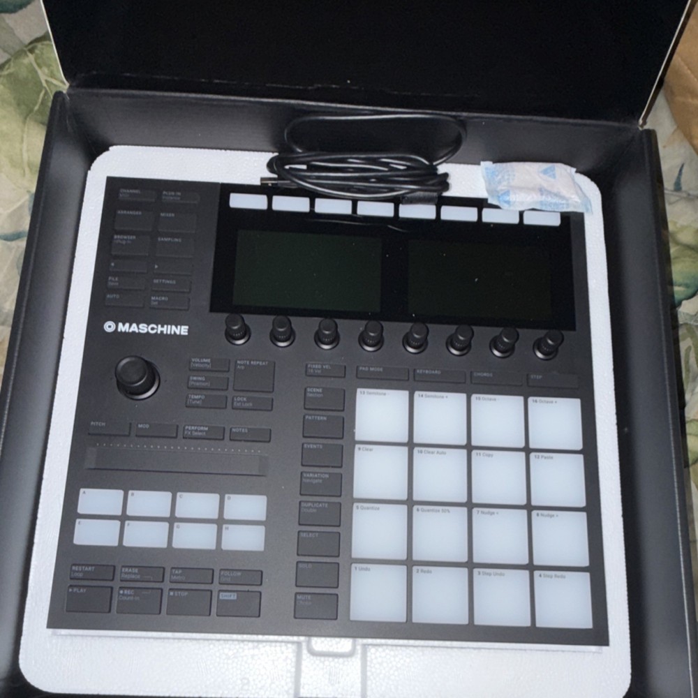 Native Instruments Maschine Sampler & Sequencer Black 16 Pad Tabletop Digital