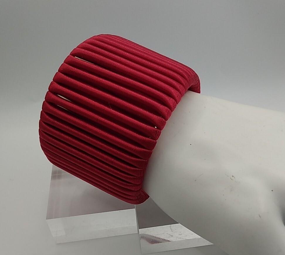 Unique Red Choker And Bracelet Set