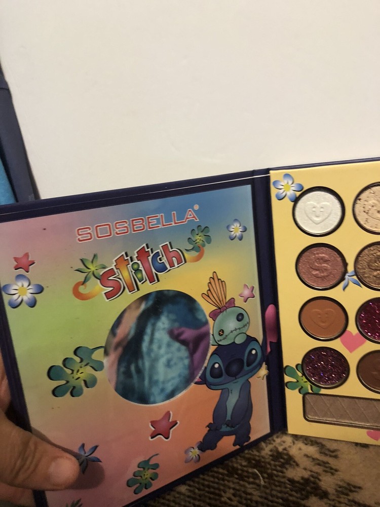 Stitch &Angel eyeshadow Pallet