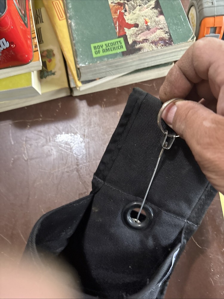 PYTHON SAFETY SINGLE TOOL HOLDER WITH RETRACTOR