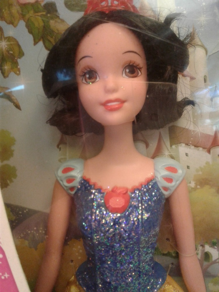 DISNEY PRINCESS SNOW WHITE AND SEVEN DWARFS CFB77