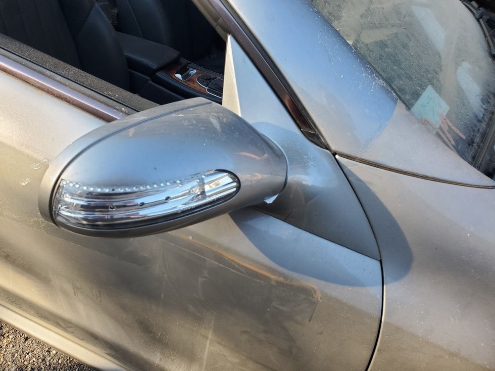 2005 Mercedes SL55 AMG OEM Ash Tray Has Crack