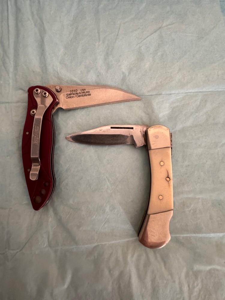 POCKET KNIFES, CONVENIENT, GOOD CONDITION, SO NICE, LIGHT.