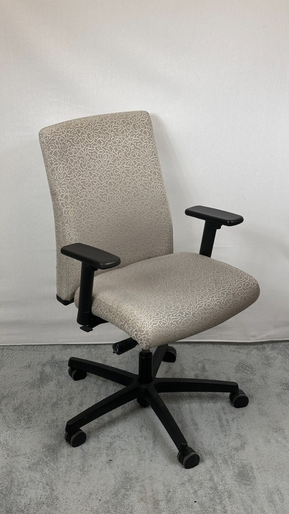 Hon Ignition Upholstered Mid-back Task Chair