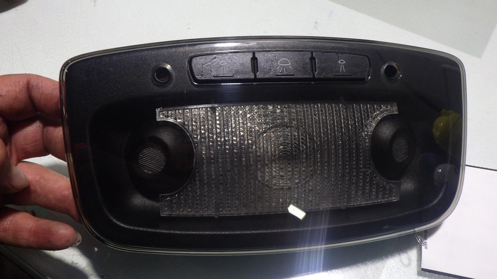 MASERATI OVERHEAD CONSOLE DOME LIGHT 2007