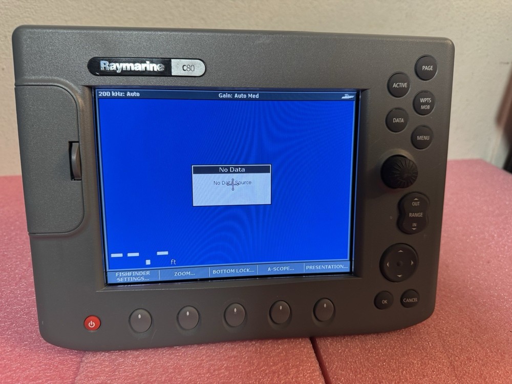 Raymarine C80 E02020 Chartplotter & MFD Display PLUS NAV CHIP and DSM30