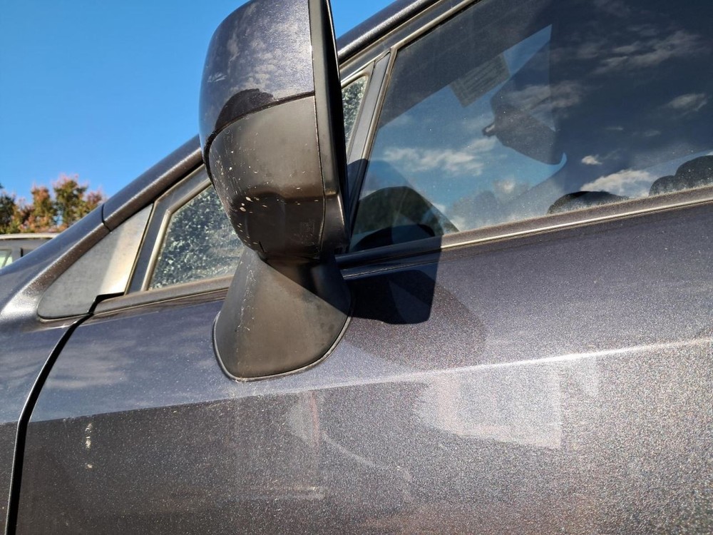 V60 2019 Glove Box 4785945