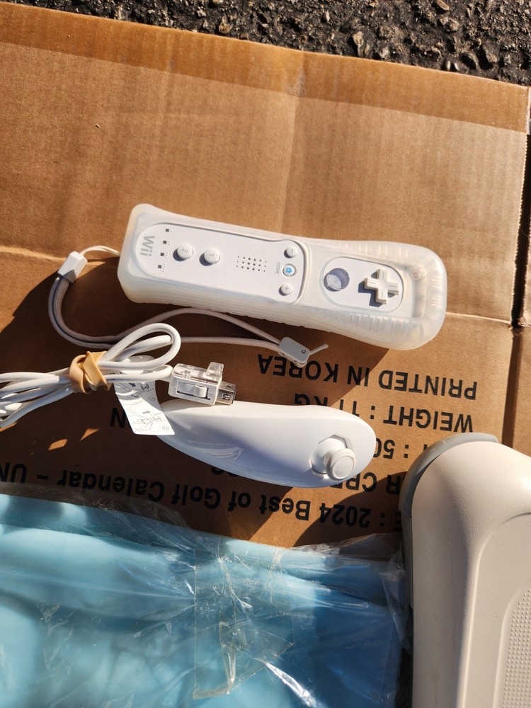 Nintendo Wii Fit Balance Board & Game